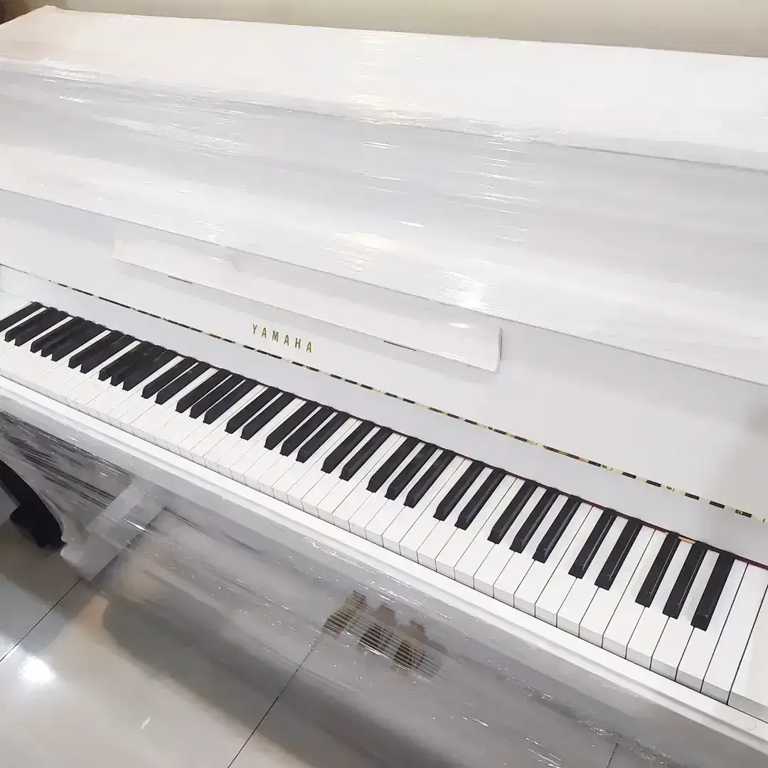 Piano Yamaha LU white - Image 2 of 2
