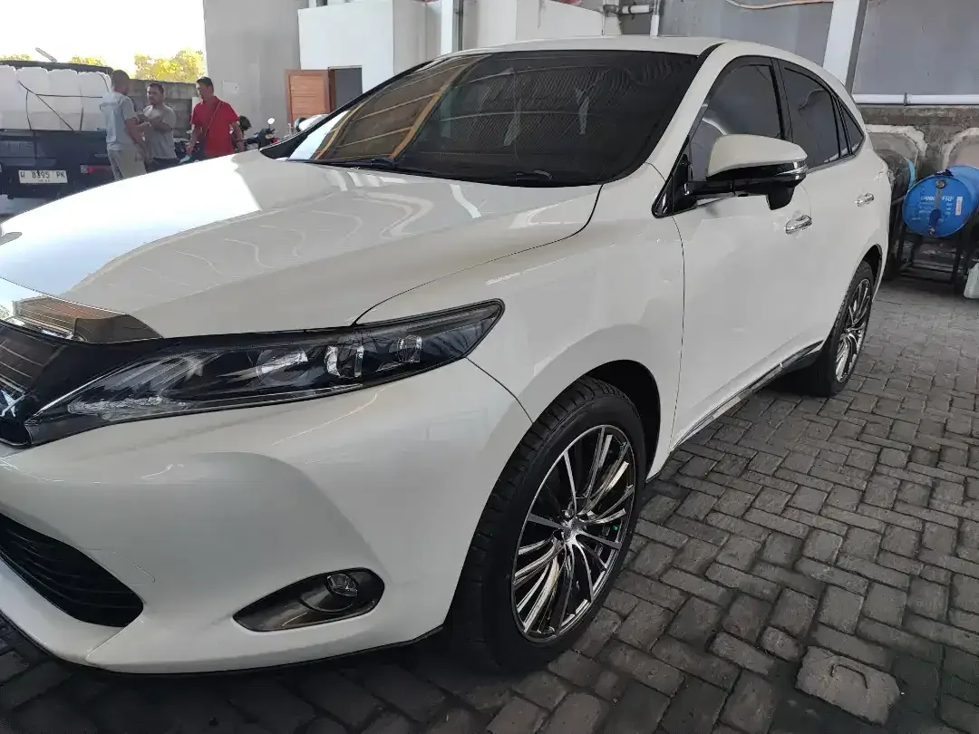 Toyota Harrier 2015 - Image 2 of 7