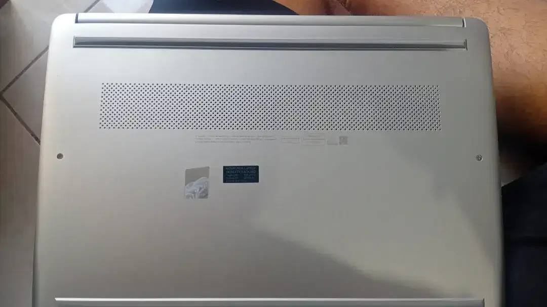Laptop HP 14s-dq0508TU (RAM 4GB / SSD 256GB) Kondisi Baik - Image 3 of 3