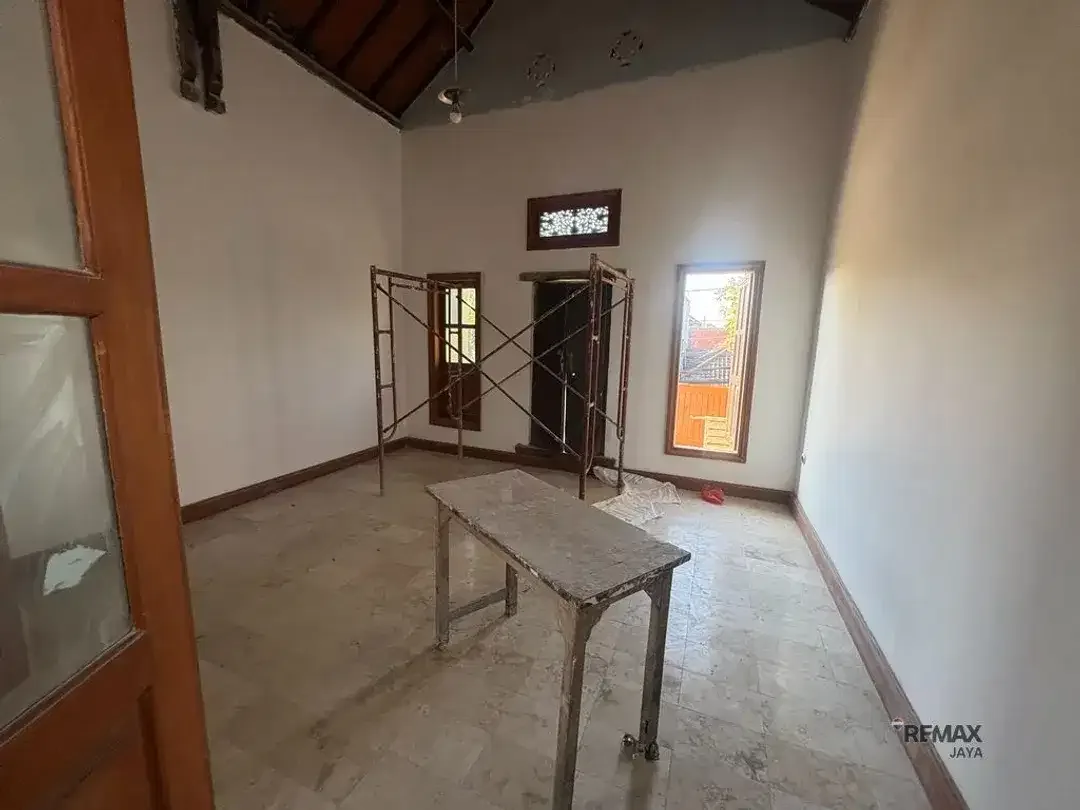 Rumah Luas 2 Lantai Disewakan di Tukad Yeh Aya, Denpasar Selatan - Image 3 of 6