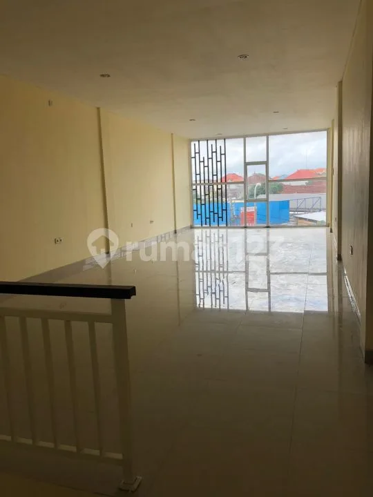 Siap Pakai Ruko Besar 3 Lantai di Mahendradata Cn - Image 2 of 4