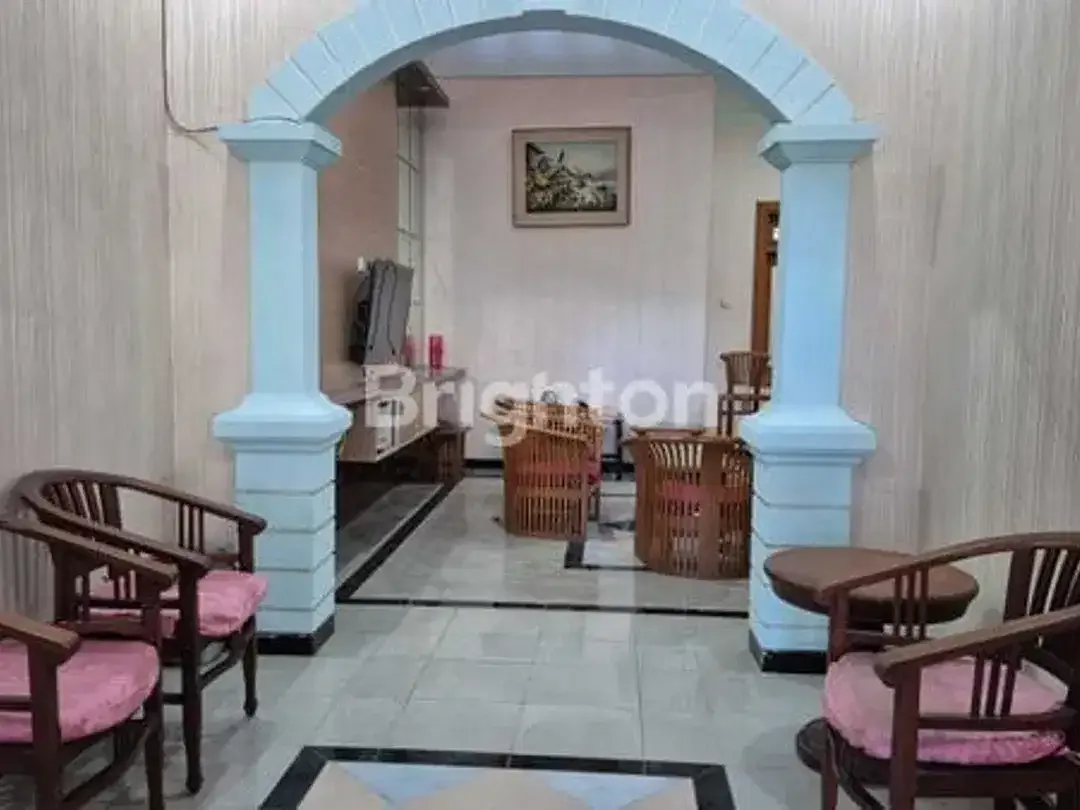 Disewakan RUMAH 2 LANTAI PINGGIR JALAN UTAMA DENPASAR BARAT - Image 9 of 10