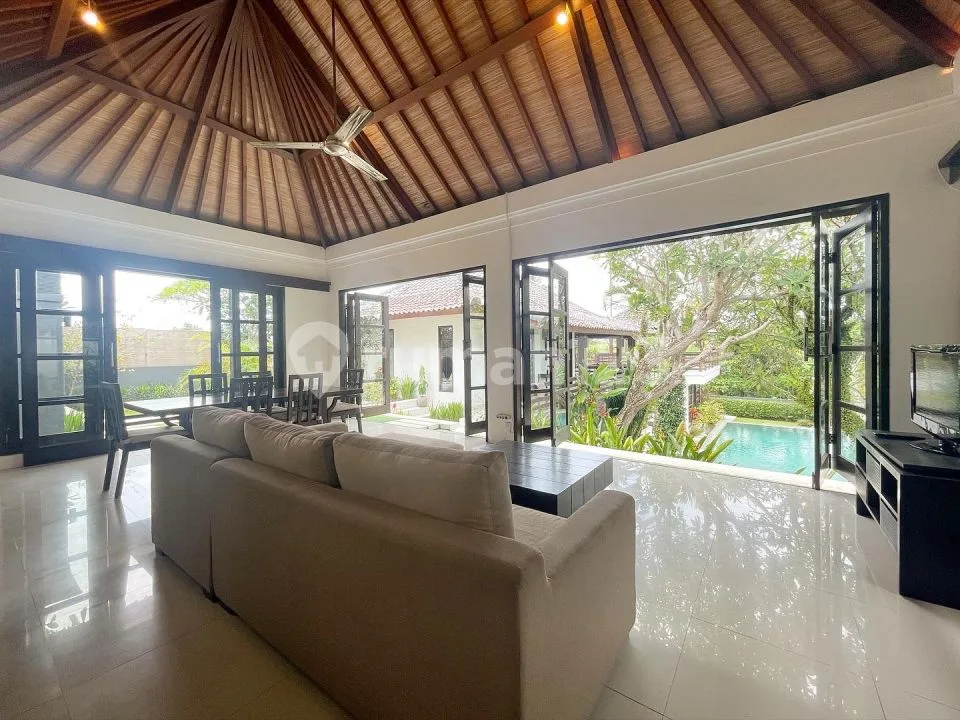 For Rent - Yearly Luxury 3 Bedroom Villa - Pererenan - Image 3 of 4