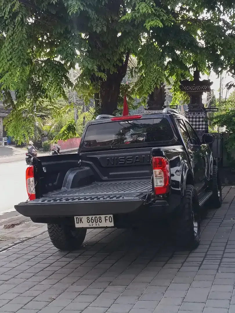 NISSAN NAVARA VL MATIC 4WD SOLAR ASLI BALI KM 50 RB - Image 3 of 10