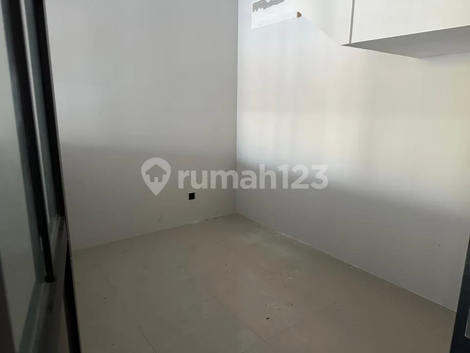 HOT LOCATION! Ruko Modern di Jimbaran Bawah - 3 Lantai - LT 120 m² - Image 3 of 4
