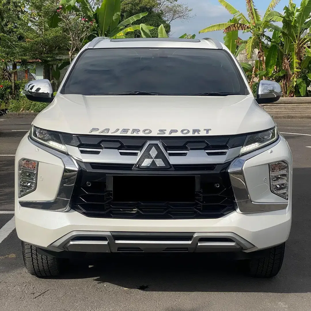 Mitsubishi Pajero Sport Dakar 2.4 AT - 2024 - Image 2 of 9