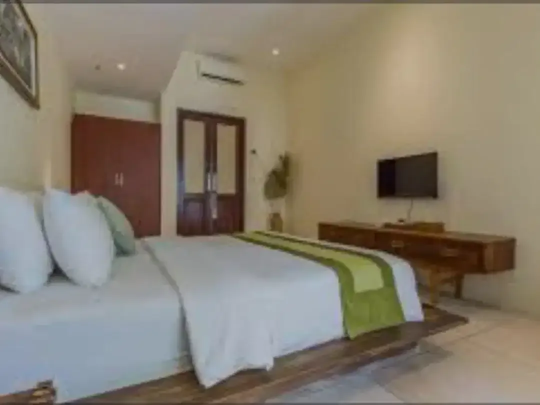 Freehold - Tropical 3-Villa Complex for Sale in Umalas, Bali - Image 3 of 10