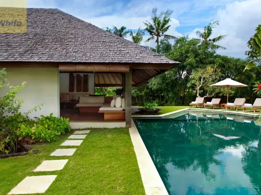 Freehold - Luxury villa in prime area Kerobokan, Canggu - Image 3 of 10