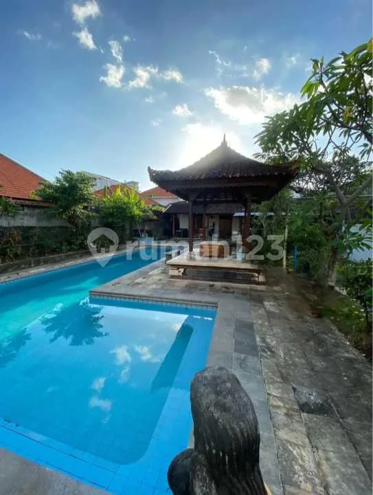 Villa tua Bangunan Kokoh di Kerobokan 8BR Luas 10 are - Image 2 of 4
