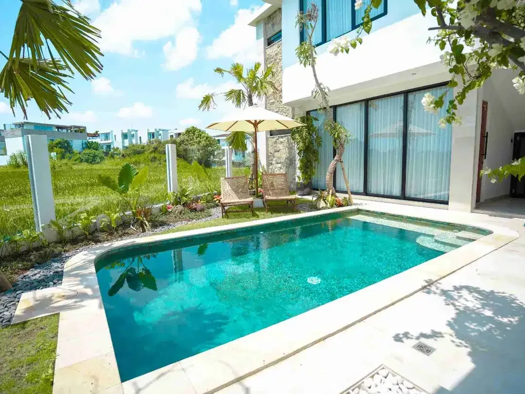 Luxury Modern Mediterranean Villa with Rice Field View Cemagi - Image 4 of 10