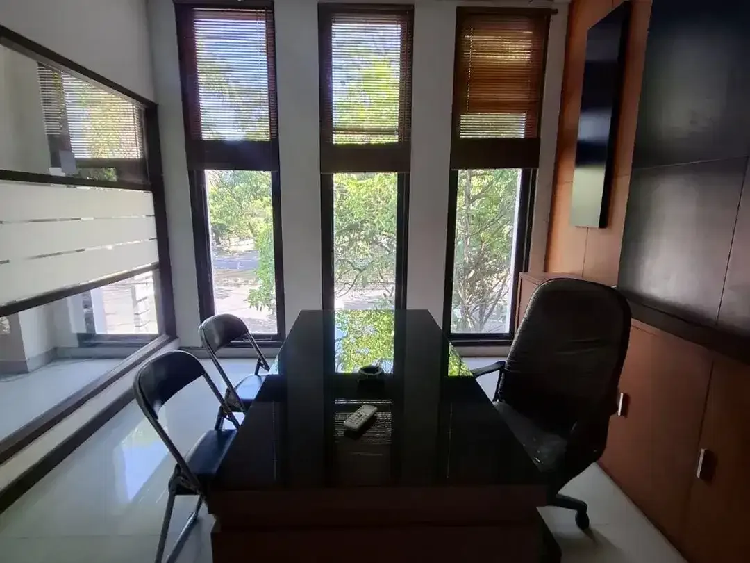 Dijual dan Disewakan Ruko 3 Lantai di Raya Puputan Renon - Image 4 of 10