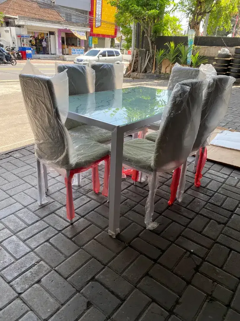 Satu set Meja Makan 6 Kursi motif marble minimalis murah - Image 3 of 4
