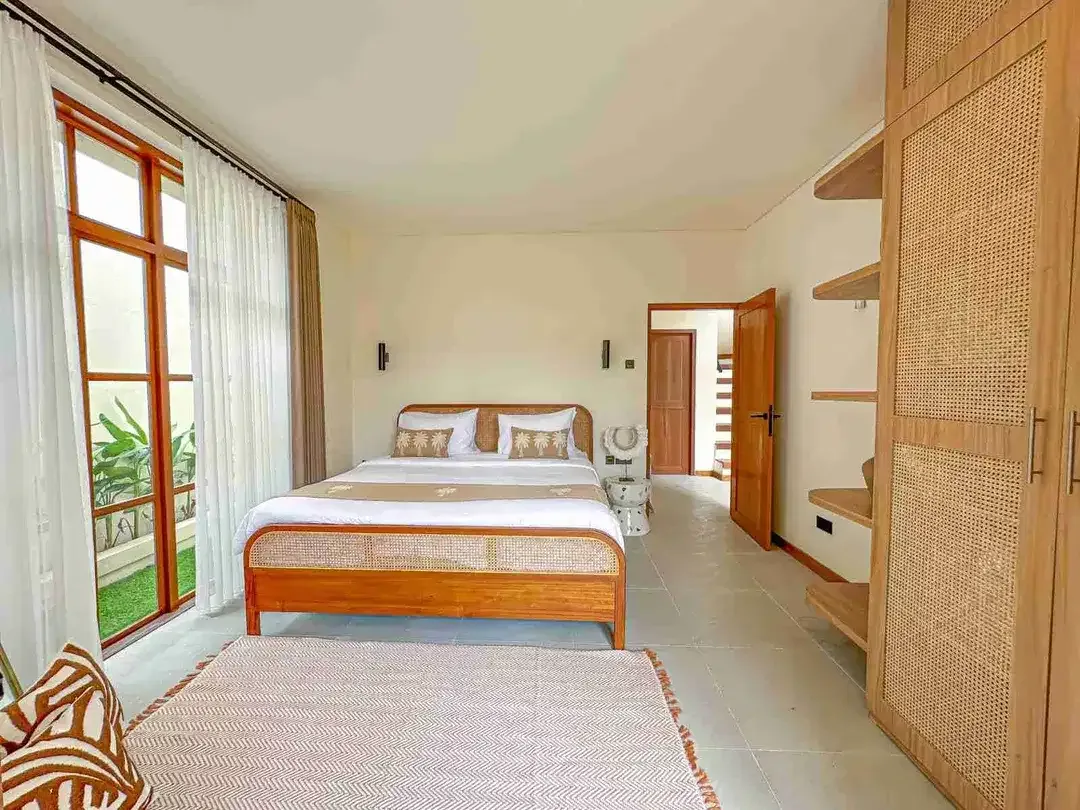 VILLA 3 BEDROOMS FOR RENT IN BALI - Image 5 of 8