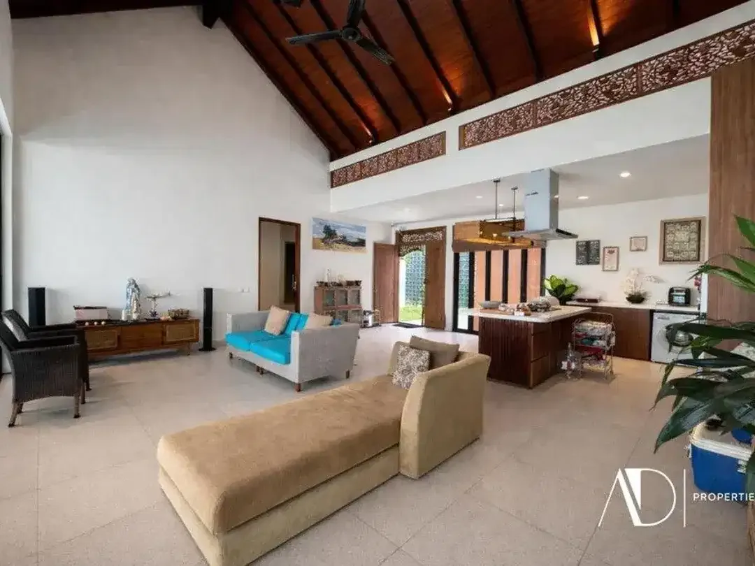 FREEHOLD / LEASEHOLD | SINGLE-LEVEL 2-BEDROOM VILLA IN PRIME SEMINYAK - Image 2 of 5