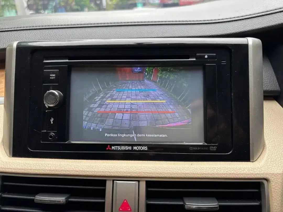 LOW KM MITSUBISHI XPANDER ULTIMATE 1.5 AT 2019 HITAM ISTIMEWA - Image 5 of 10