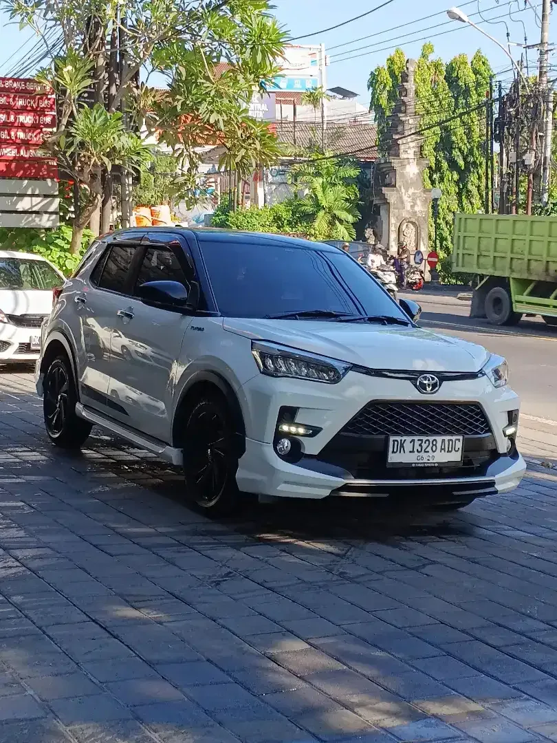 TOYOTA RAIZE GR SPORT TWO TONE SUPER ISTIMEWA - Image 2 of 10