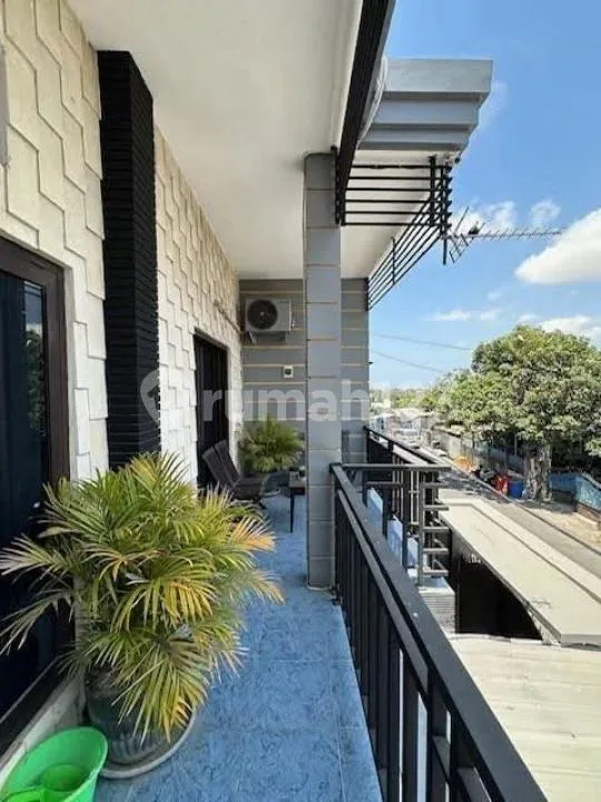 Rumah Mewah 3 Lantai Siap Huni di Denpasar Utara - Bali - Image 2 of 4