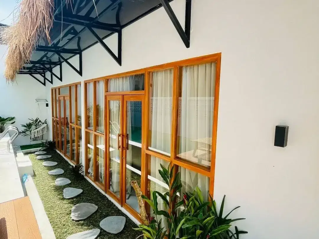 DIJUAL VILLA SIAP OPERASIONAL FULLY FURNISH ULUWATI BALI - Image 2 of 10
