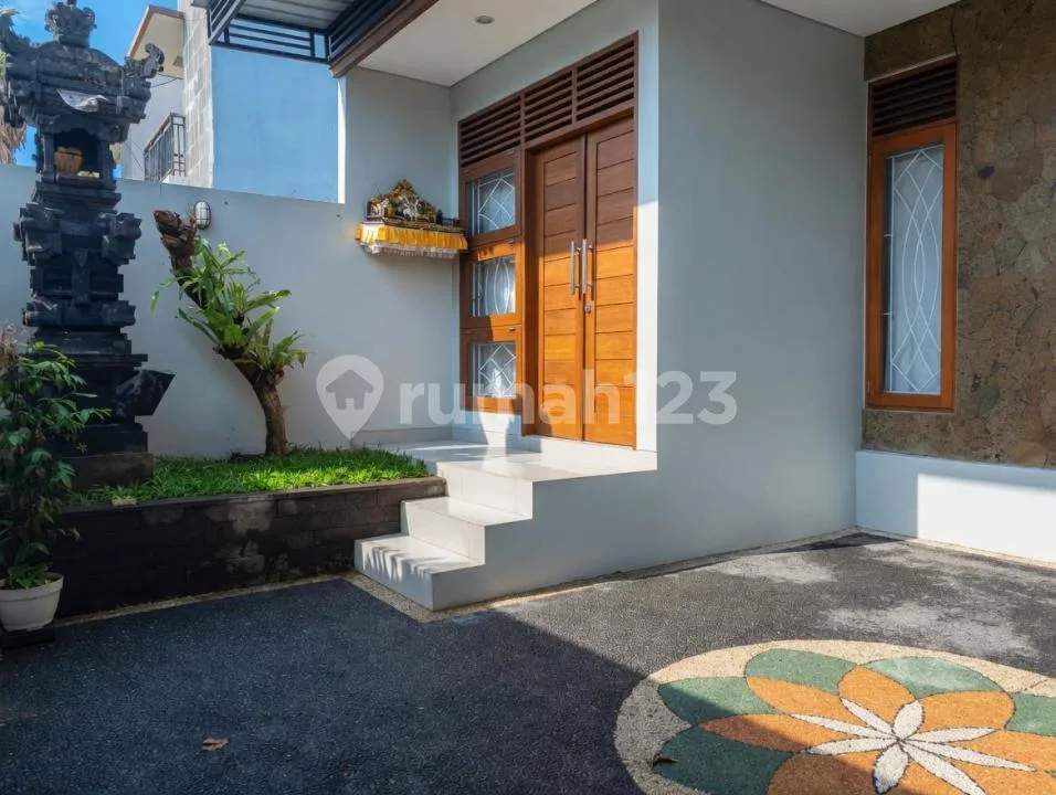 Rumah 3 Kamar Fully Furnished Bebas Banjir di Mahendradata Dekat Kerobokan - Image 3 of 4