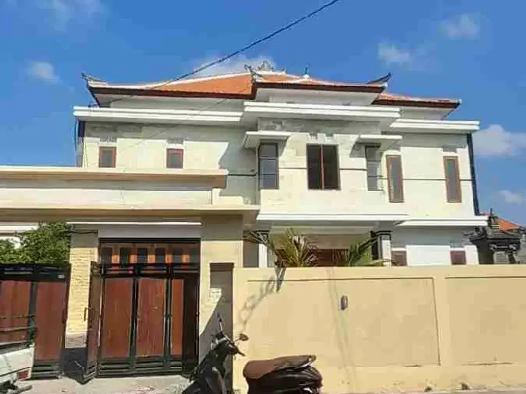 di sewakan rumah mewah dengan luas tanah 6,5are tkd Badung renon - Image 1 of 8