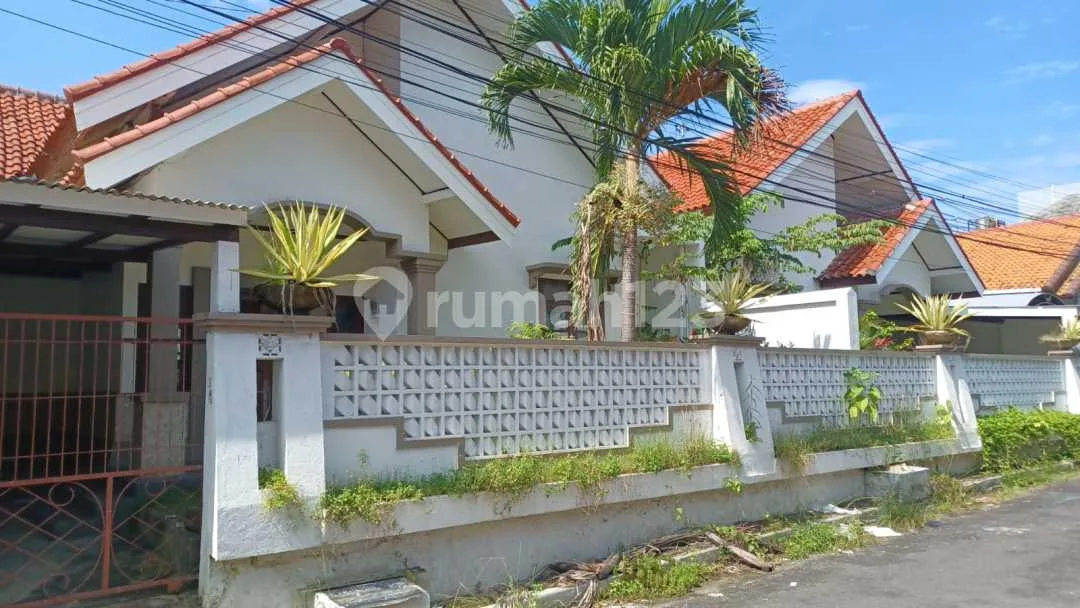 Rumah 1 Lantai Cantik di Taman Griya Dekat Klub Jimbaran - Image 1 of 4