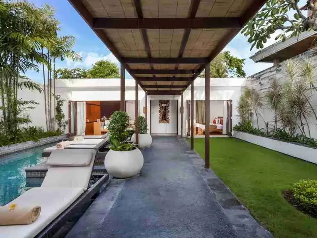 Luxury Villa Dekat Pantai Batu Belig Seminyak - Image 3 of 10