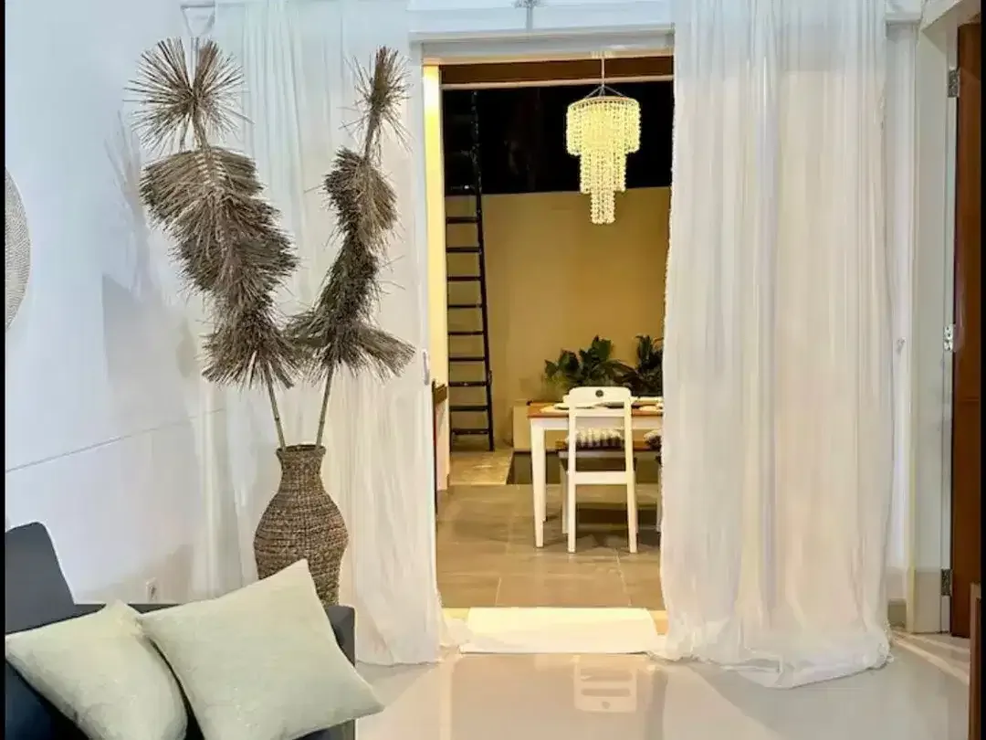 Dijual villa modern 2 Bedroom fully furnished akses strategis - Image 6 of 10