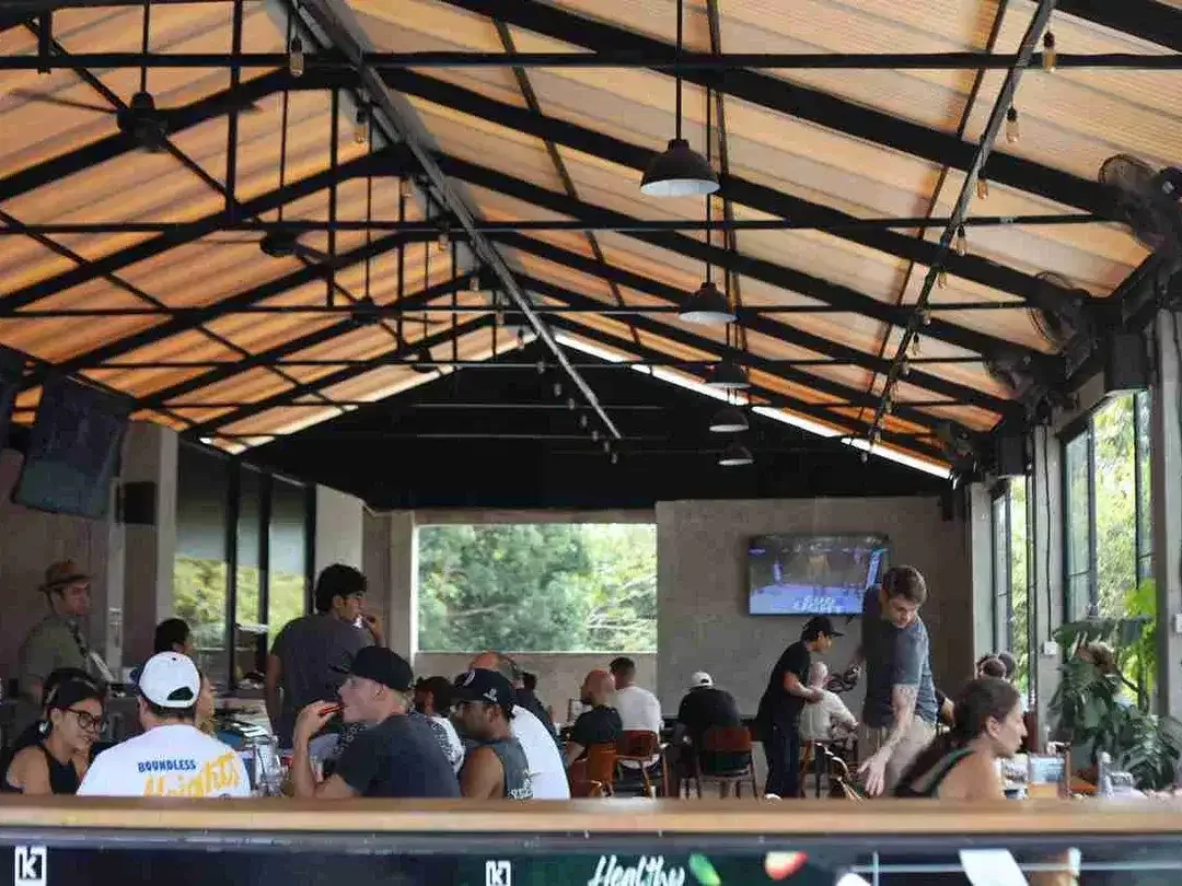over kontrak bar & restaurant dekat pantai Padang Padang Pecatu IDR GLOBAL 1,1milyar nett - Image 2 of 6