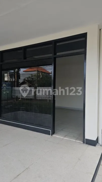 Rental - Rare 900 sqm Land + 200 m2 House in Exclusive Renon, Denpasar - BALI - Image 4 of 4