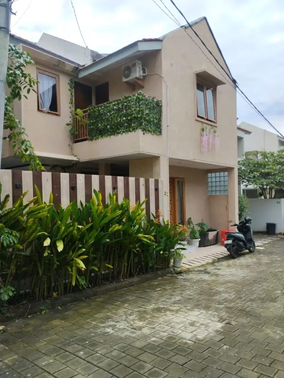 Villa Di Puri Gading Jimbaran 15 Menit Ke Pantai Balangan Bali - Image 1 of 10