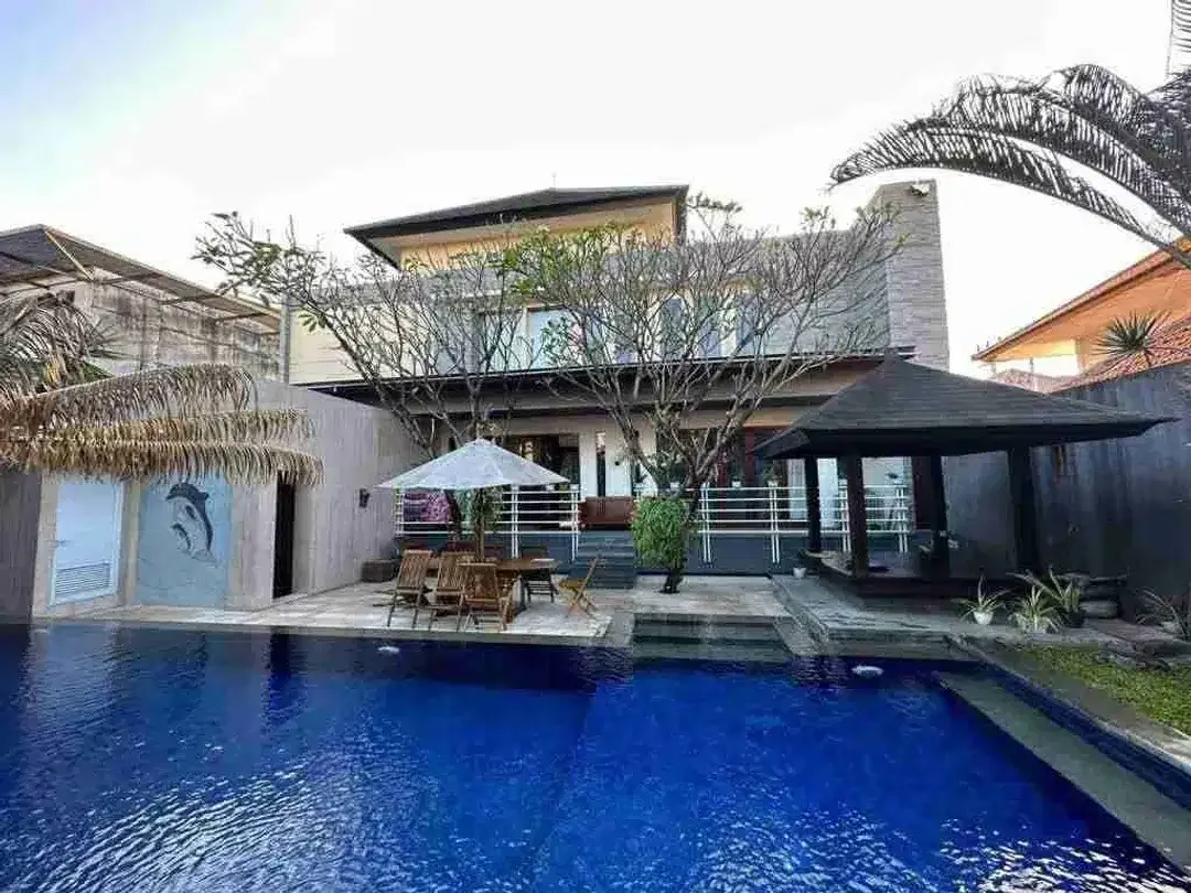 Rumah Mewah Gaya Vila Modern di Gatsu Barat Denpasar - Image 1 of 10