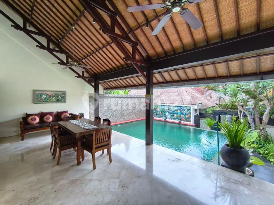 Villa 2 Lantai One Gate System View Jimbaran Bay di Jimbaran - Image 4 of 4