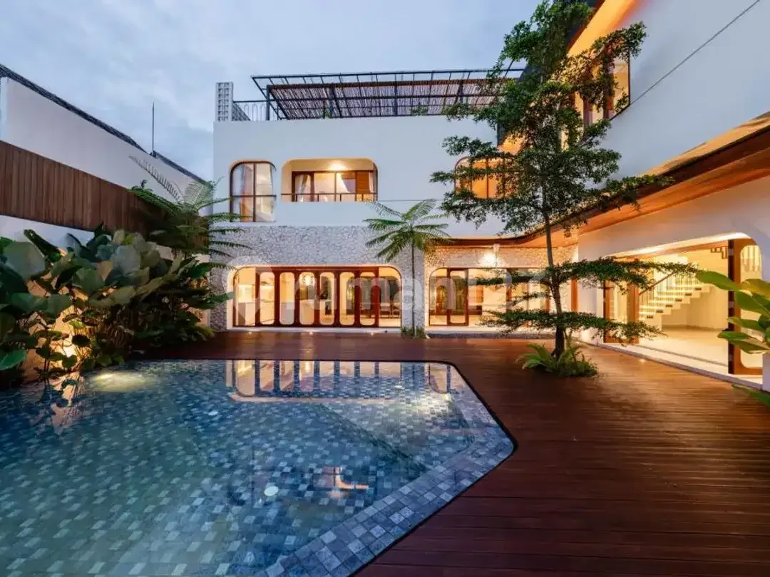 Commercial Villa For Sale & Long-Term Lease Zona Pariwisata - Image 2 of 10