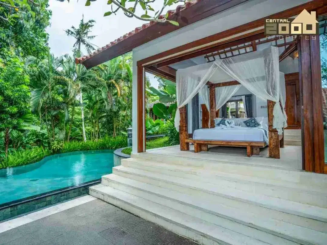 For Sale: Luxury Riverfront Villa Estate - Image 7 of 10