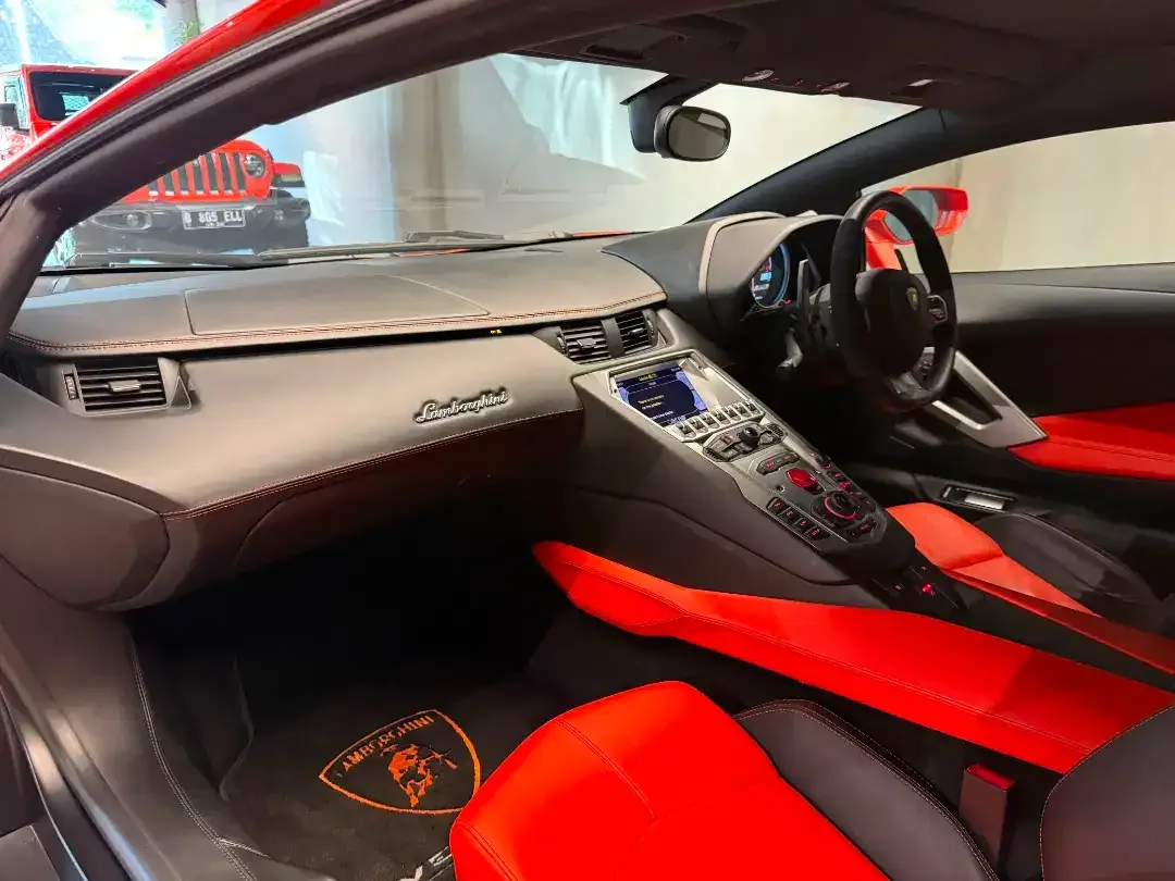 Lamborghini Aventador LP 700-4 6.5L 2012 - Image 6 of 10