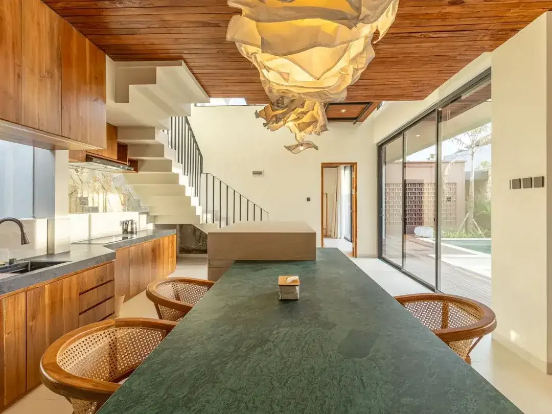 Designer Luxury Tropical Villa with High-End Finishes for Leasehold or Monthly Rental in Seminyak - Image 4 of 10