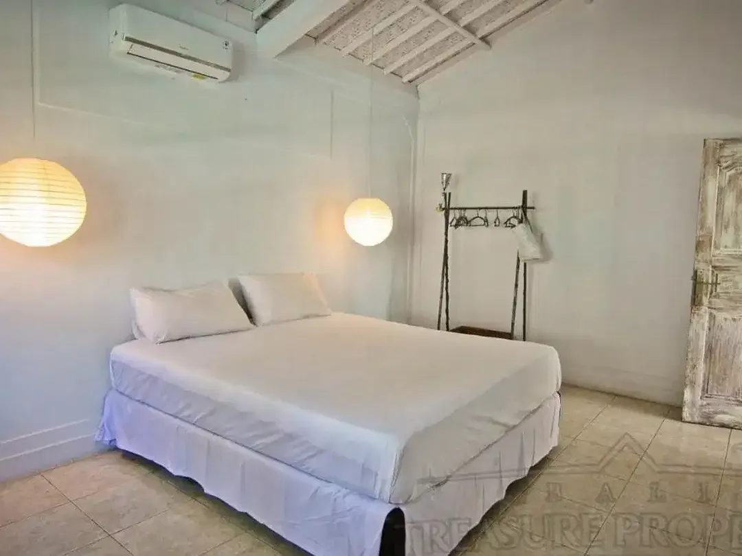 3 Bedrooms Villa Leasehold In Heart Seminyak - Image 5 of 10