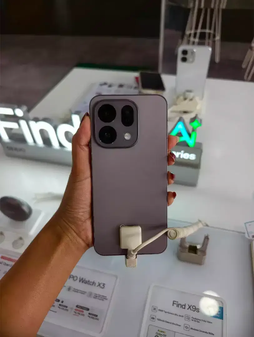 Oppo Find X9s 12/256GB - Image 1 of 3