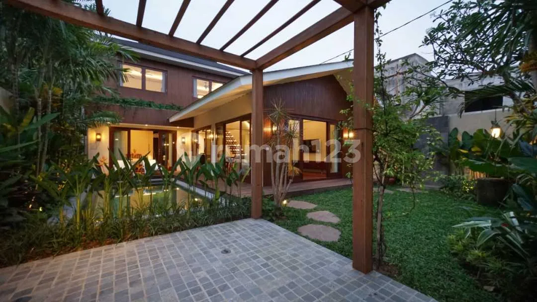 Yearly Rental Brand New 3 Bedrooms Villa At Beachside Sanur - Image 4 of 4