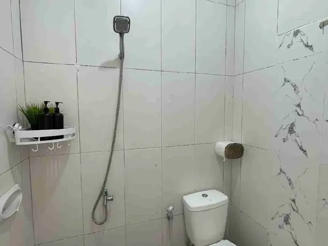 Dijual rumah minimalis second semi vila lokasi dalung griya tanca trisna full furnished - Image 9 of 10