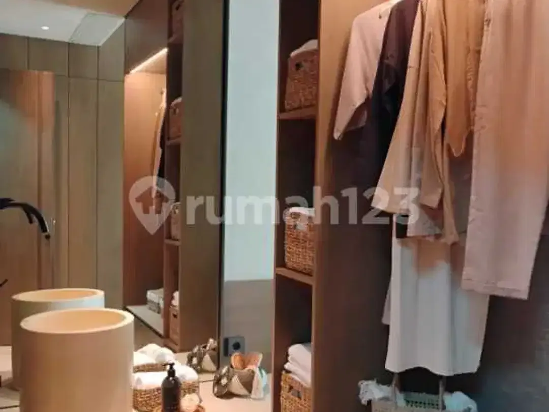Dijual Villa Mewah 2 Kamar Fully Furnished Dekat Pantai Canggu Bali - Image 6 of 10