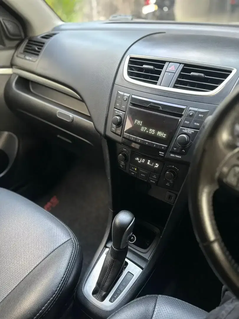 SWIFT GX 2014 MATIC LOW KM ISTIMEWA TERIMA DK - Image 10 of 10