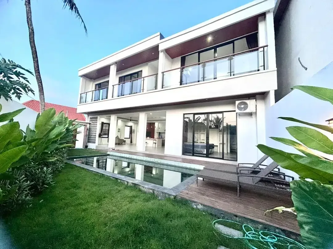 VILLA READY NEW 4BR DEKAT PANTAI CEMAGI FURNISHED DI CANGGU - Image 1 of 10