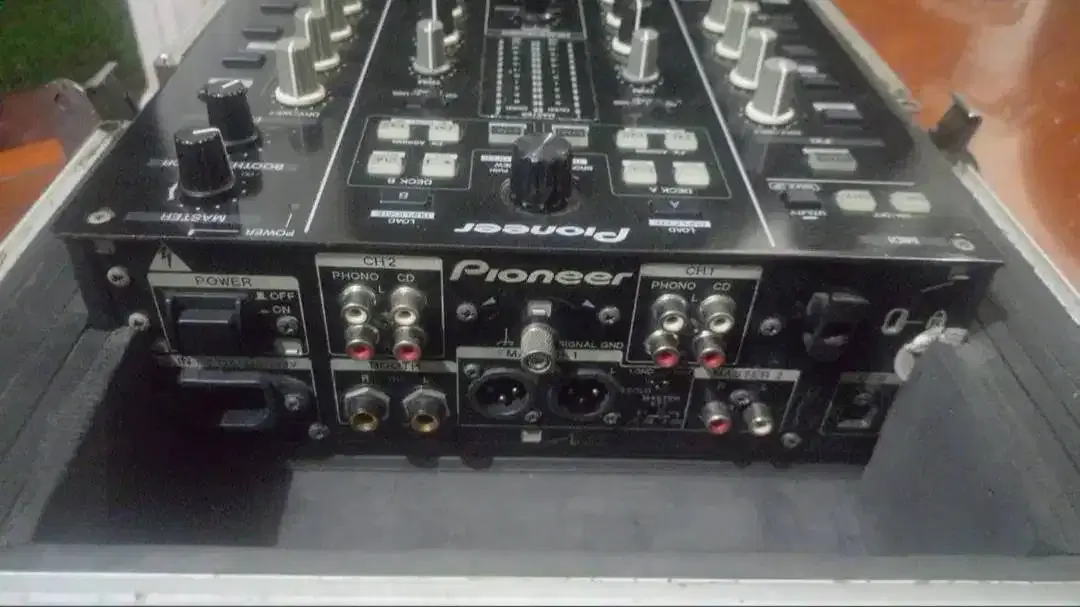 Pioneer DJM T1 & Flightcase - Image 3 of 4
