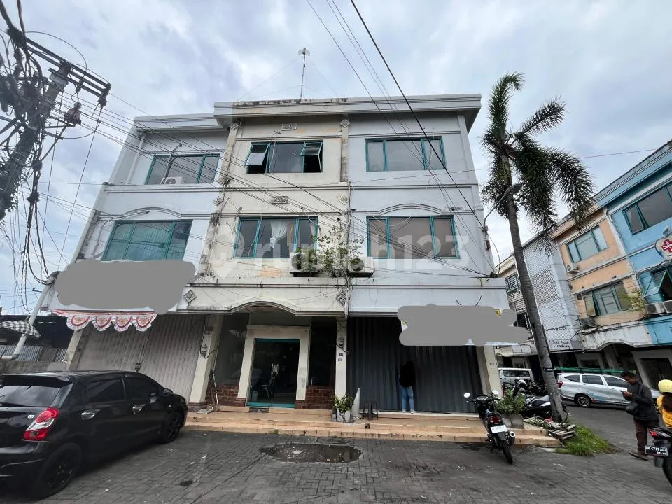 Turun Harga - Ruko 3 Lantai Siap Pakailokasi Premium Jalan Teuku Umar, Denpasar - Image 1 of 4