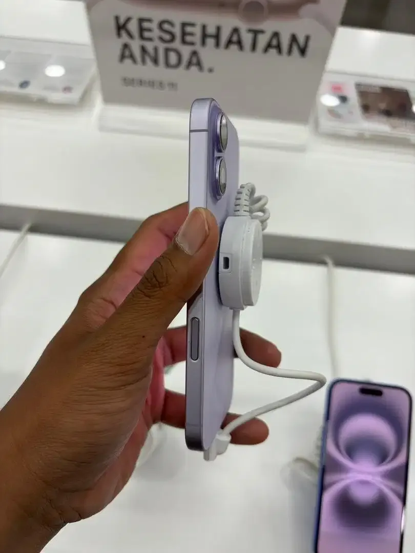 iPhone 17 256 GB iBox - Image 2 of 3