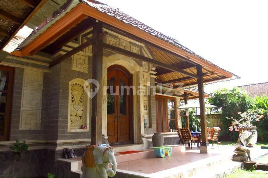 Beautiful Villa - Image 2 of 4