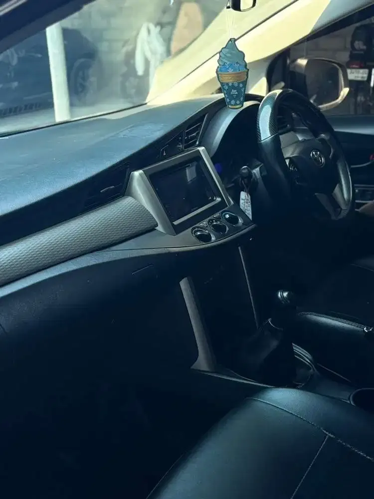 Toyota Kijang Innova 2018 Bensin - Image 2 of 10