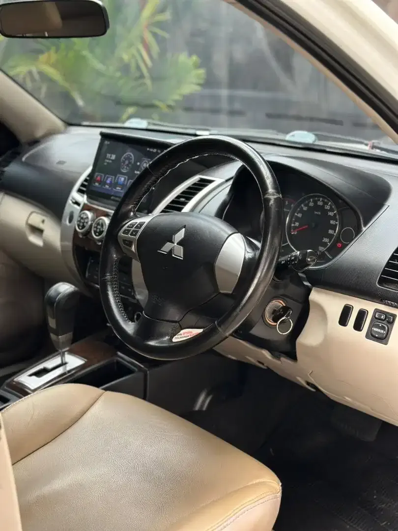 PAJERO DAKAR EXCEED 2011 MATIC DIESEL ASLI BALI ISTIMEWA SIAP PAKAI - Image 5 of 10
