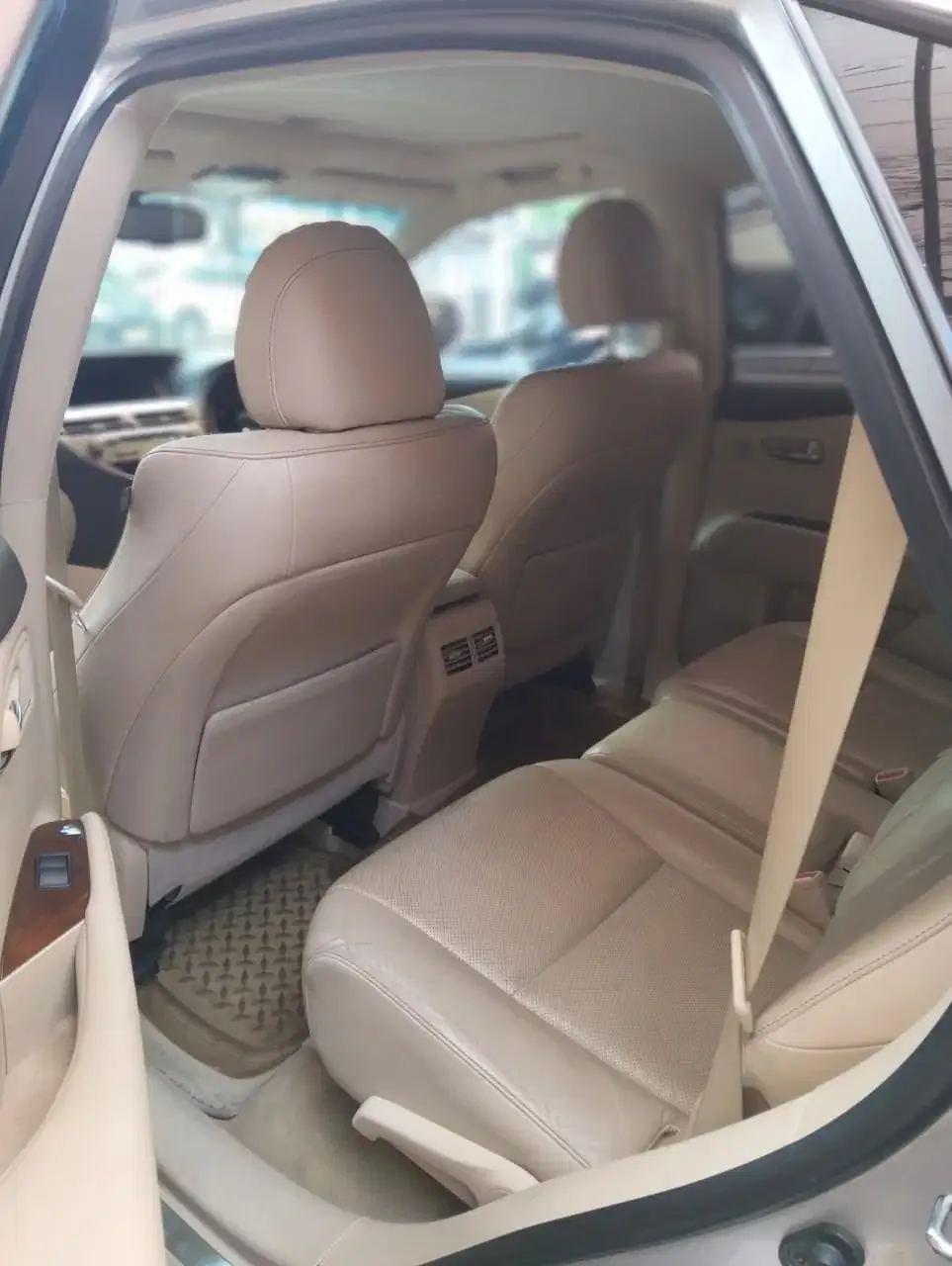 Lexus RX 270 2014 Bensin - Image 4 of 7